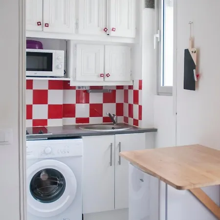 Apartament Charming Bright Studio In Paris