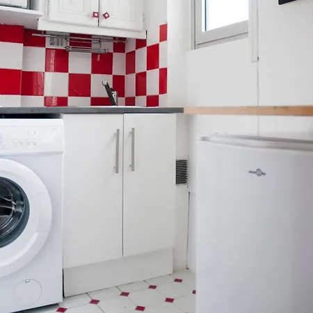 Charming Bright Studio In Paris